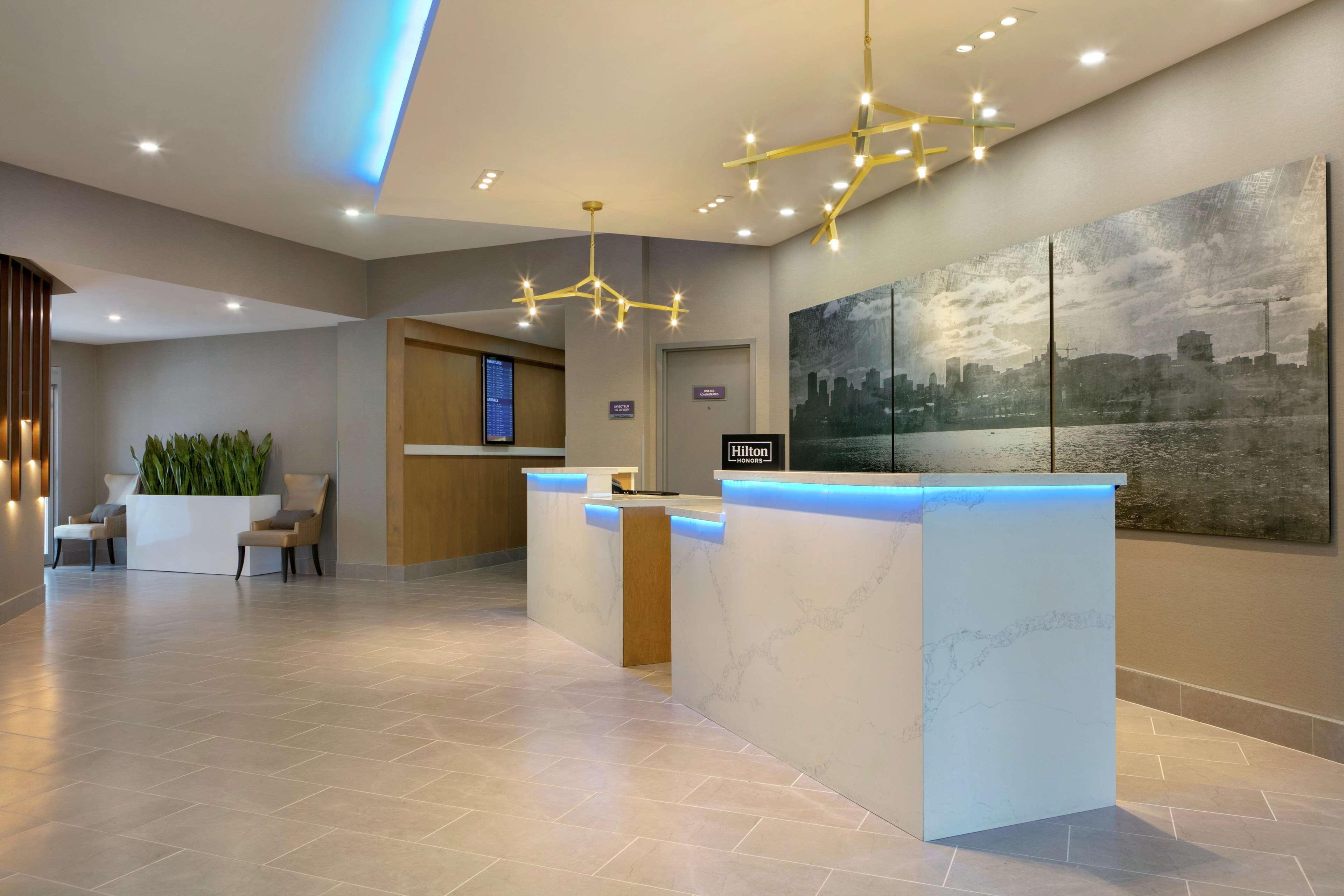 Embassy Suites By Hilton Montreal Airport Пойнт-Клер Екстериор снимка
